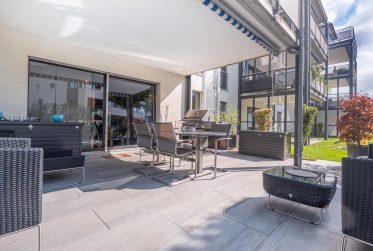 SOLD - Lovely garden apartment with outdoor entertainment